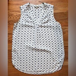 Pleione Sleeveless White and Blue Patterned Women's Top Sz Small